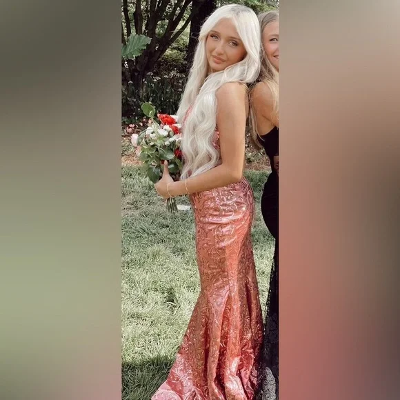 Prom dress💞 - Picture 2 of 3